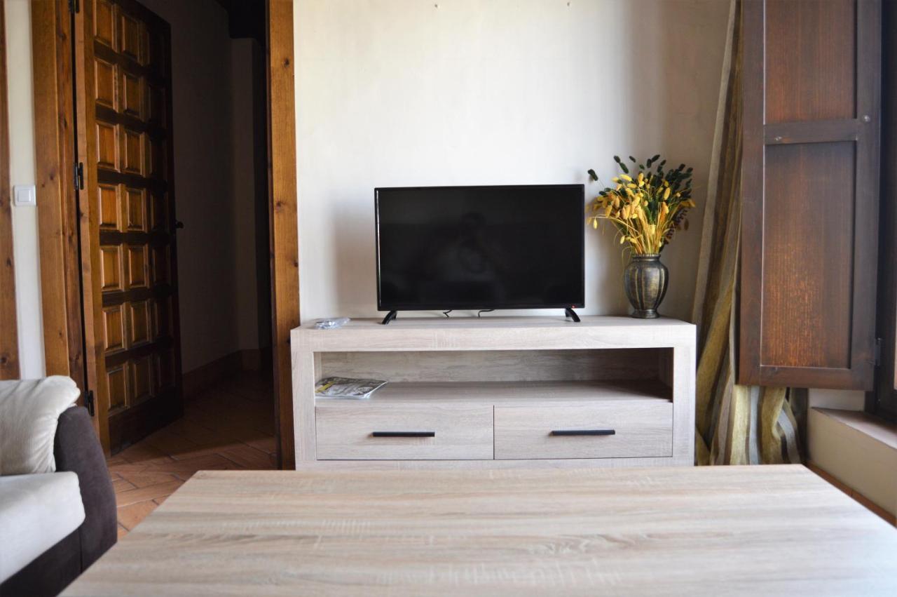 Apartamentos Turisticos - Hostal Los Alisos Aliseda Extérieur photo