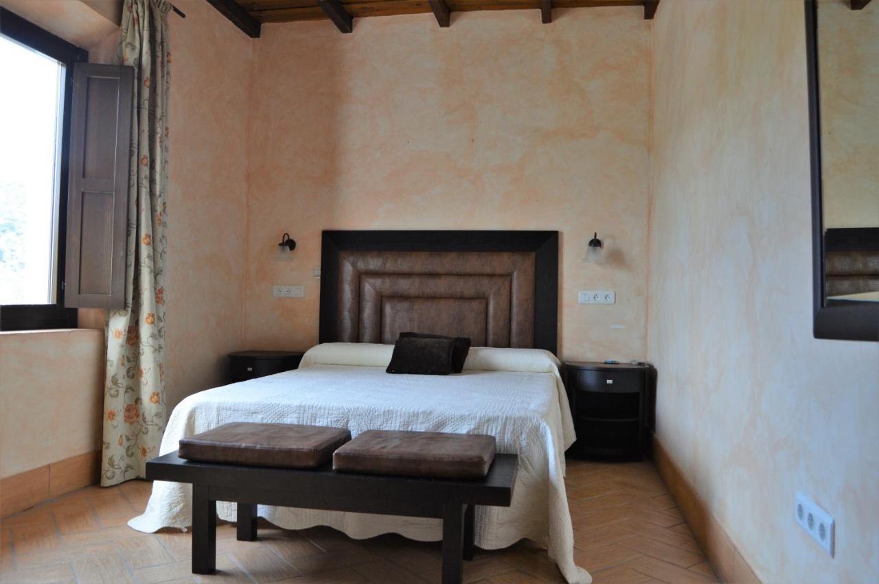 Apartamentos Turisticos - Hostal Los Alisos Aliseda Extérieur photo