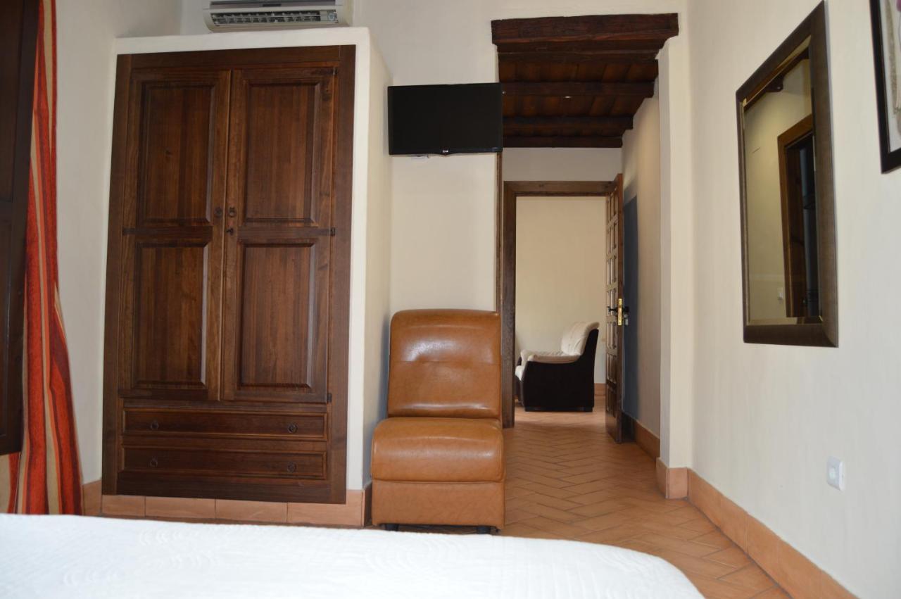 Apartamentos Turisticos - Hostal Los Alisos Aliseda Extérieur photo