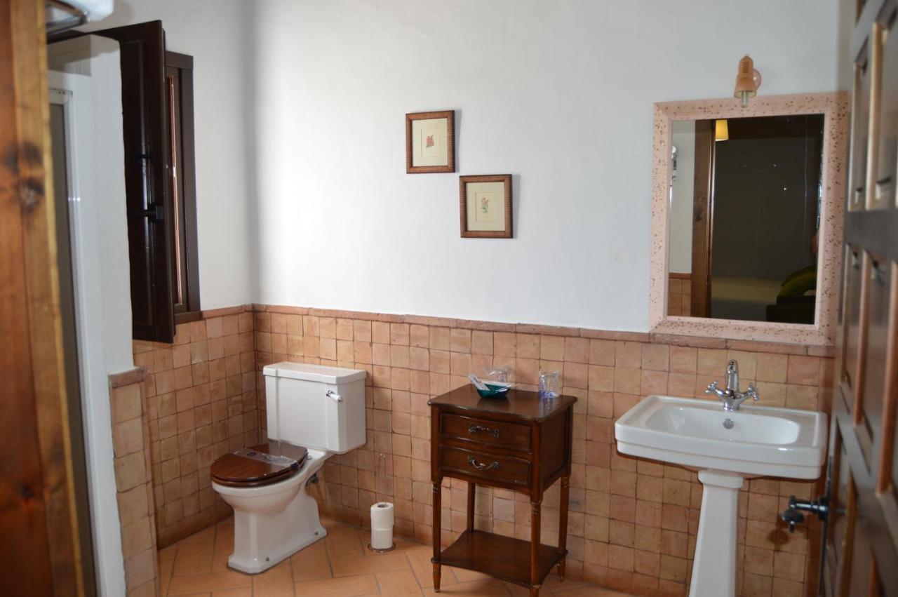 Apartamentos Turisticos - Hostal Los Alisos Aliseda Extérieur photo