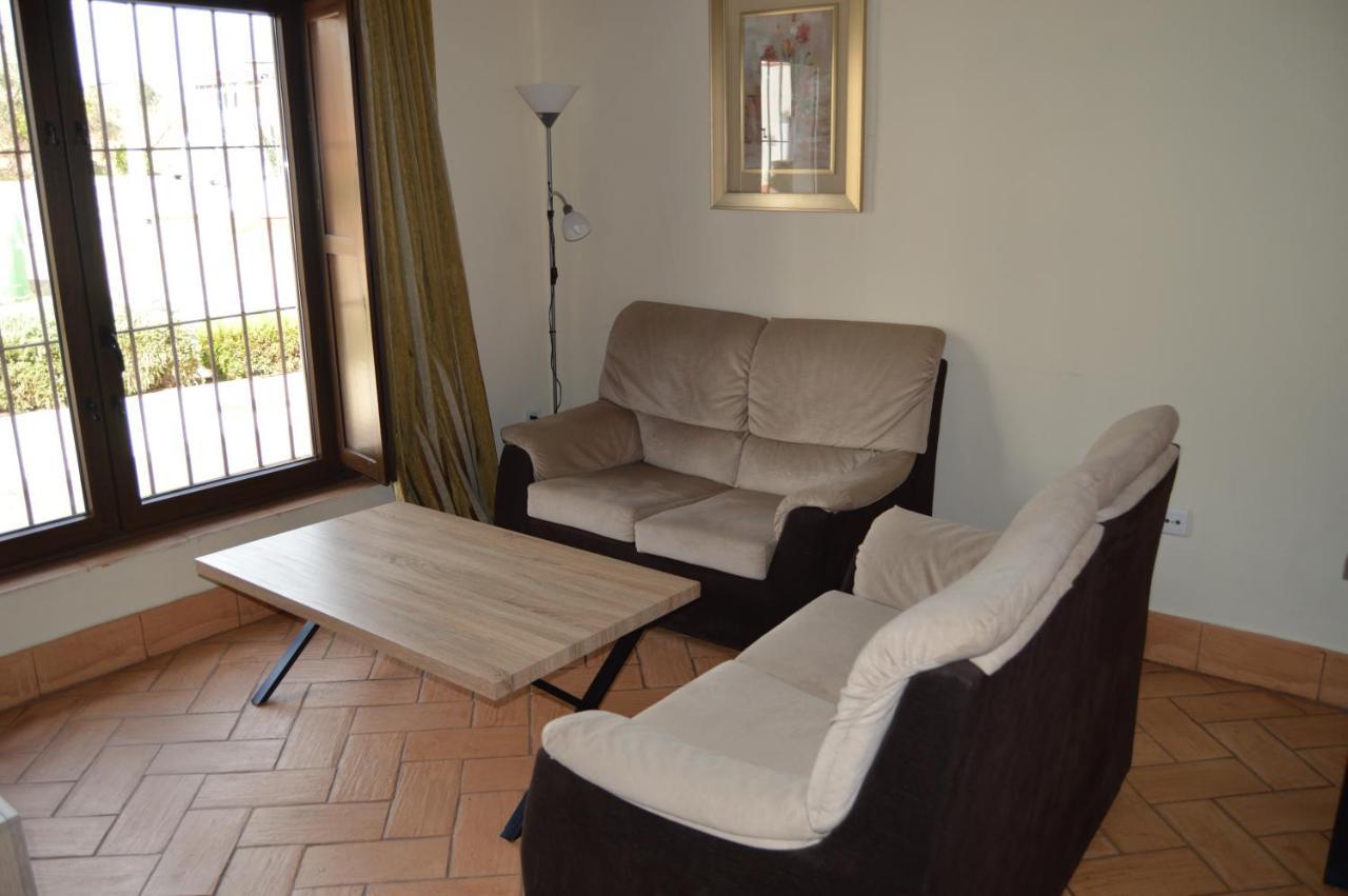 Apartamentos Turisticos - Hostal Los Alisos Aliseda Extérieur photo