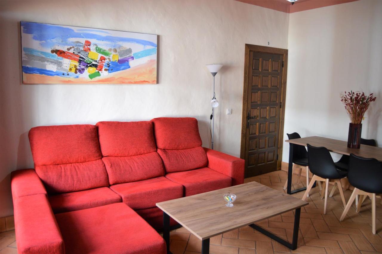 Apartamentos Turisticos - Hostal Los Alisos Aliseda Extérieur photo