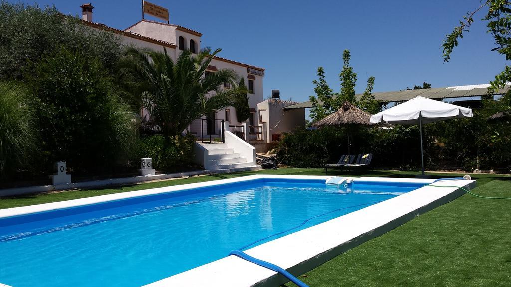 Apartamentos Turisticos - Hostal Los Alisos Aliseda Extérieur photo