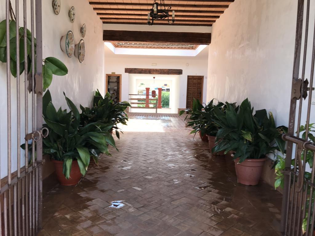 Apartamentos Turisticos - Hostal Los Alisos Aliseda Extérieur photo